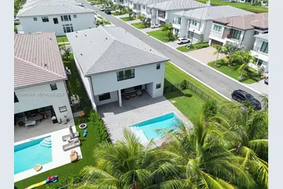 8151 Laurel Falls Dr, Boca Raton, FL 33496 - Photo 42