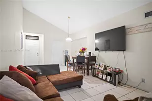213 Lake Pointe Dr, Oakland Park, FL 33309 - Photo 8