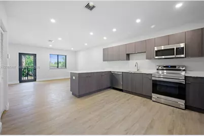 349 NW 40th St #203, Oakland Park, FL 33309 - Photo 4