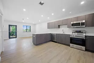 349 NW 40th St, Oakland Park, FL 33309 - Photo 4