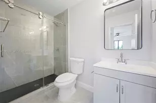 349 NW 40th St, Oakland Park, FL 33309 - Photo 8