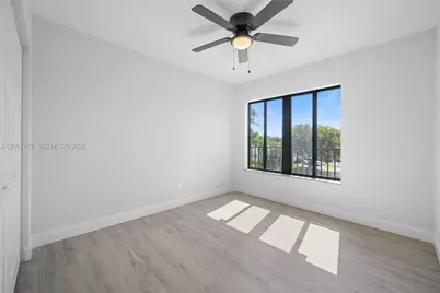 349 NW 40th St #203, Oakland Park, FL 33309 - Photo 14