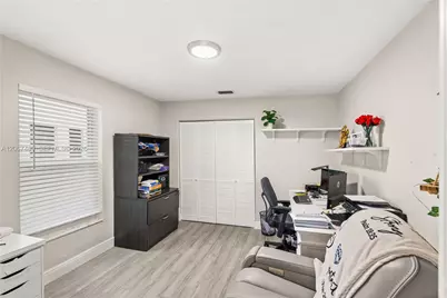 9840 NW 28th Ter, Doral, FL 33172 - Photo 28