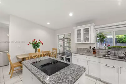 9840 NW 28th Ter, Doral, FL 33172 - Photo 18