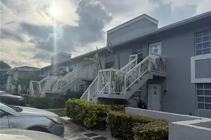 422 NE 210th Cir Terrace, Miami, FL 33179 - Photo 2