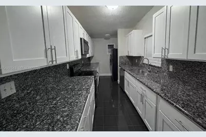 10920 Westwood Lake Dr, Miami, FL 33165 - Photo 8