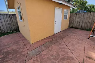 10920 Westwood Lake Dr, Miami, FL 33165 - Photo 12
