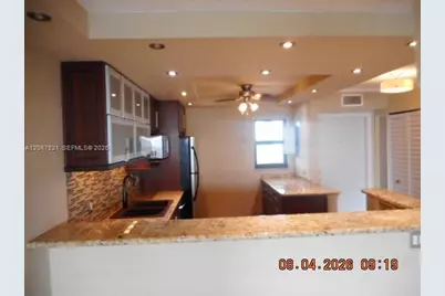 4800 Bayview Dr #802, Fort Lauderdale, FL 33308 - Photo 8