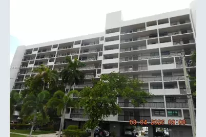 4800 Bayview Dr #802, Fort Lauderdale, FL 33308 - Photo 2