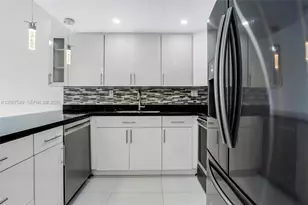 200 172nd St, Sunny Isles Beach, FL 33160 - Photo 4