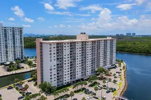 400 Kings Point Dr, Sunny Isles Beach, FL 33160 - Photo 26