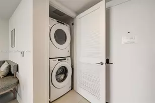 159 NE 6th St, Miami, FL 33132 - Photo 20
