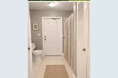 221 NE 35th St, Oakland Park, FL 33334 - Photo 8
