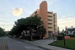 200 178th Dr, Sunny Isles Beach, FL 33160 - Photo 2