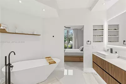3500 Mystic Pointe Dr #104, Aventura, FL 33180 - Photo 22