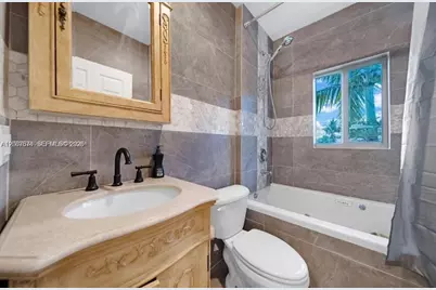 615 NW 10th Ter #1, Fort Lauderdale, FL 33311 - Photo 4