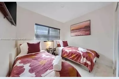615 NW 10th Ter #1, Fort Lauderdale, FL 33311 - Photo 6