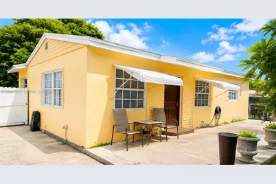 371 W 47th St, Hialeah, FL 33012 - Photo 2