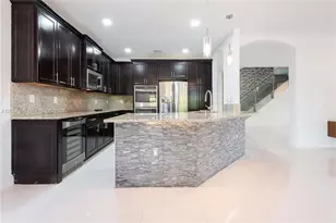 10235 NW 87th Terrace, Doral, FL 33178 - Photo 16
