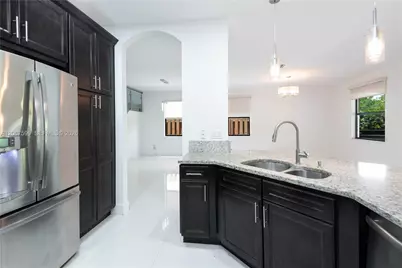 10235 NW 87th Ter, Doral, FL 33178 - Photo 18
