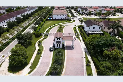 10235 NW 87th Ter, Doral, FL 33178 - Photo 4