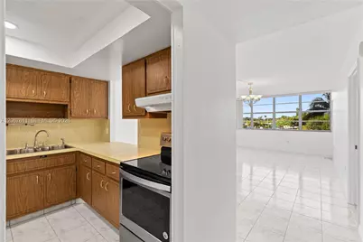 1351 NE Miami Gardens Dr #301E, Miami, FL 33179 - Photo 6