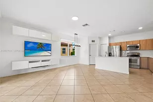 8666 NW 109th Ct, Doral, FL 33178 - Photo 6