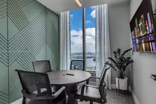 121 NE 5th St, Miami, FL 33132 - Photo 28