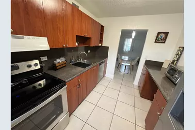 458 SW 10th St #4, Miami, FL 33130 - Photo 2