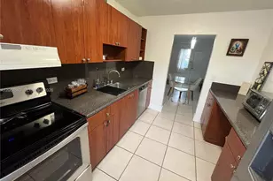458 SW 10th St, Miami, FL 33130 - Photo 2
