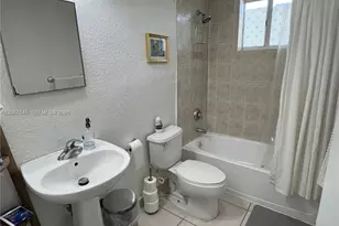 458 SW 10th St, Miami, FL 33130 - Photo 8
