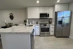 10130 Sunrise Lakes Blvd, Sunrise, FL 33322 - Photo 2