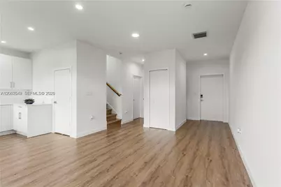 401 SW 1st St #1, Florida City, FL 33034 - Photo 6