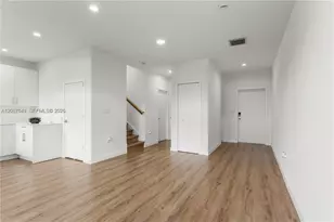 401 SW 1st St, Florida City, FL 33034 - Photo 6