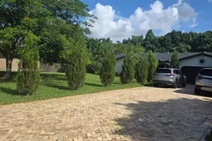 18611 SW 61st Ct, Southwest Ranches, FL 33332 - Photo 10