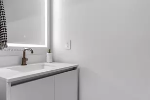 700 NE 24th St, Miami, FL 33137 - Photo 22