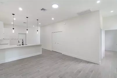 710 Peacock Ave, Lehigh Acres, FL 33974 - Photo 8