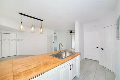 17125 N Bay Rd #3410, Sunny Isles Beach, FL 33160 - Photo 2