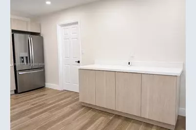 3431 NE 8th Ave, Oakland Park, FL 33334 - Photo 6