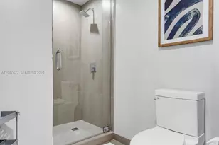 11 NE 6th St, Miami, FL 33132 - Photo 8