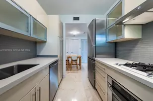 945 10th St, Miami Beach, FL 33139 - Photo 8