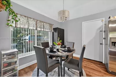 8601 SW 16th St, Pembroke Pines, FL 33025 - Photo 14