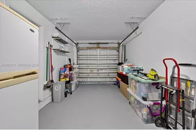 8601 SW 16th St, Pembroke Pines, FL 33025 - Photo 30