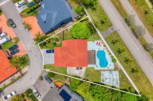 8611 SW 207th Terrace, Cutler Bay, FL 33189 - Photo 2