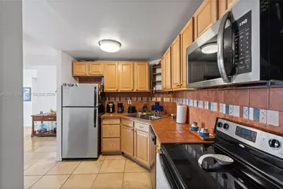 100 Golden Isles Dr #1109, Hallandale Beach, FL 33009 - Photo 6