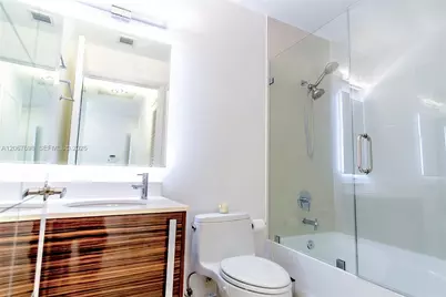 2020 N Bayshore Dr #2404, Miami, FL 33137 - Photo 12