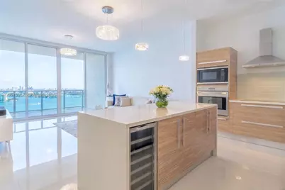 2020 N Bayshore Dr #2404, Miami, FL 33137 - Photo 4