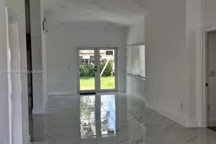 111 NE 45th St, Oakland Park, FL 33334 - Photo 8