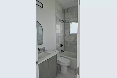111 NE 45th St, Oakland Park, FL 33334 - Photo 12