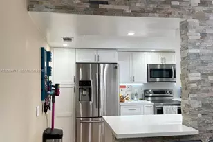 4810 SW 152nd Pl, Miami, FL 33185 - Photo 2